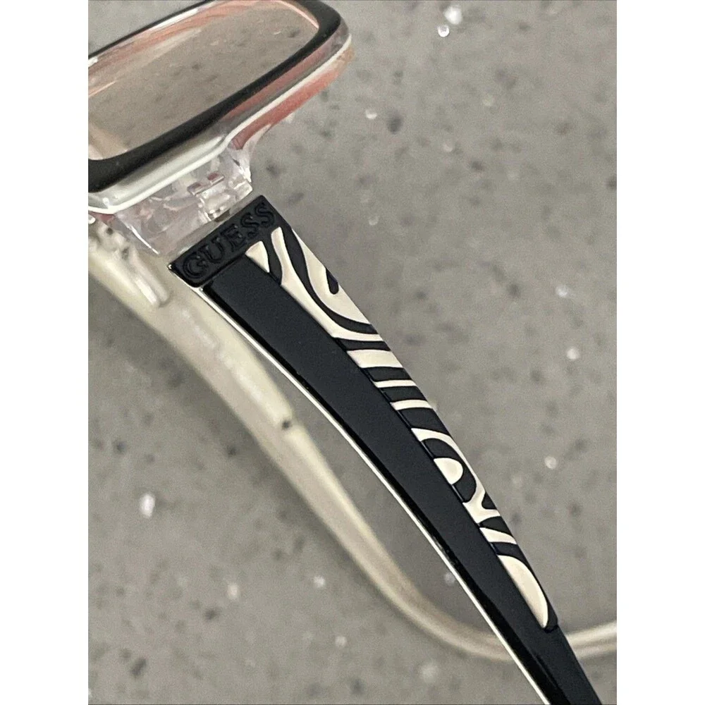 GUESS GU2261 BLK WHT Eyeglasses FRAMES ONLY BLACK/WHITE Plastic 51-17-130 Full